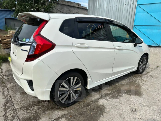 Honda Fit. GP5, LEB ����