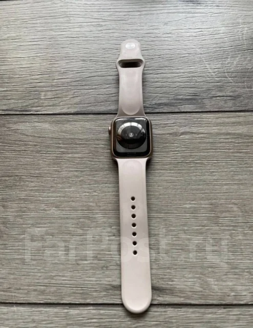 Apple Watch Series 5. GPS, NFC ����