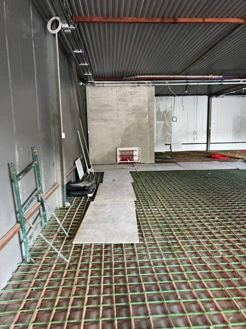 Водяной теплый пол, монтаж отопления, полусухая стяжка пола во Владивостоке