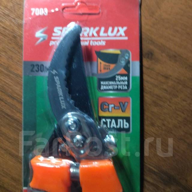 Секатор садовый цельнокованый, новый, в наличии. Цена: 400₽ в Уссурийске
