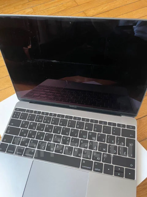 Apple MacBook 12 2015 Early. 12", 1,1����, ��� 8 ��, ���� 256���, WiFi: 1, Bluetooth: 1, ����������� �� 4��. ����