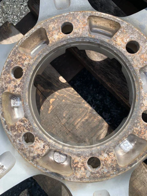 Blows. 7.5x17", 6x139.7, ET26 ����