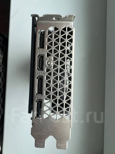 Radeon RX 6600 XT ����