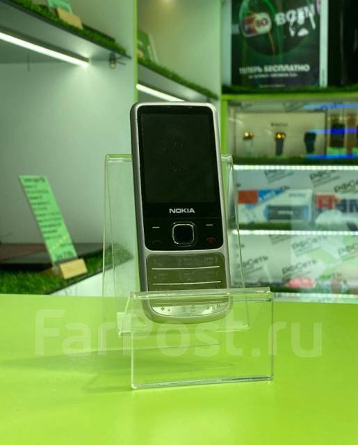 Nokia 6700 classic silver