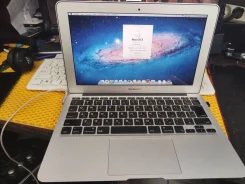 Apple MacBook Air 11. 11", ��� 4 ��, ���� 120���, WiFi, Bluetooth ����