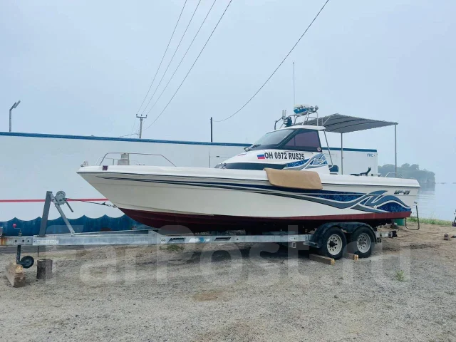 Yamaha UF-25. 2001 ���, ����� 7,6��., ��������� ������������, 140��.�., ������ ����