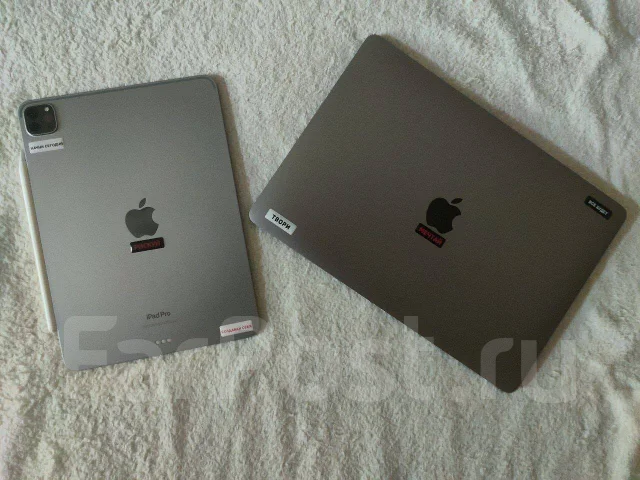 Apple MacBook Pro 13 2020 Late. WiFi: 1, Bluetooth: 1 ����