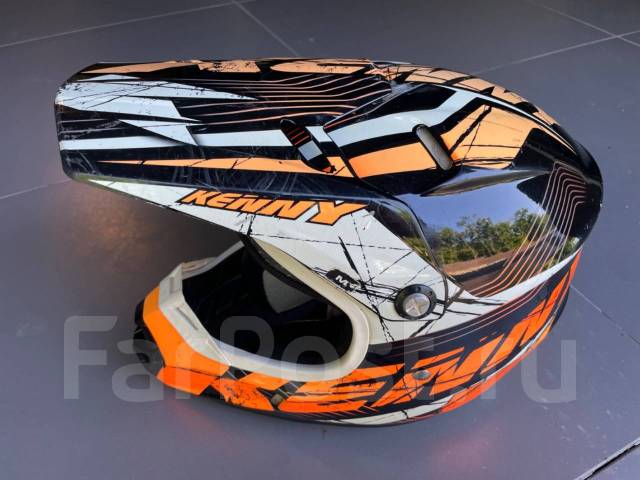 Шлем мотоциклетный детский, б/у, в наличии. Цена: 5 000₽ во Владивостоке