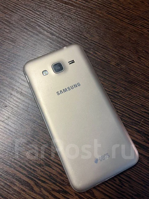 Samsung Galaxy J3 2016. �/�, 8 �� ����