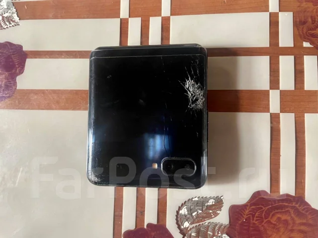 Samsung Galaxy Z Flip. �/�, 256 �� ����
