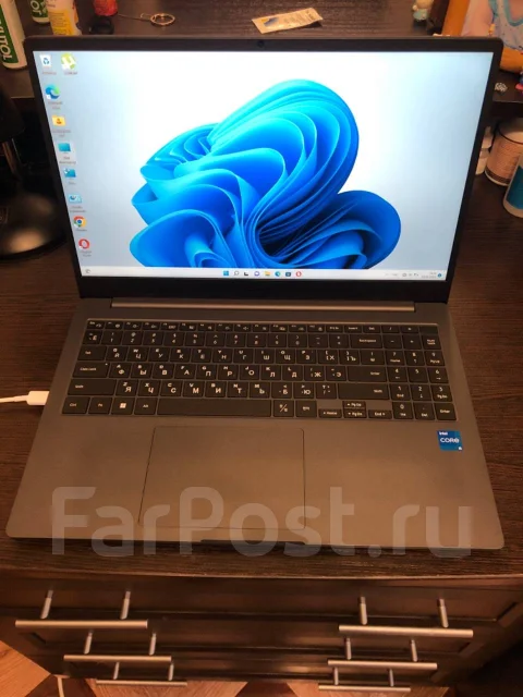 Samsung Galaxy Book. 15", 1,3����, ��� 8 ��, ���� 256���, WiFi: 1, Bluetooth: 1 ����