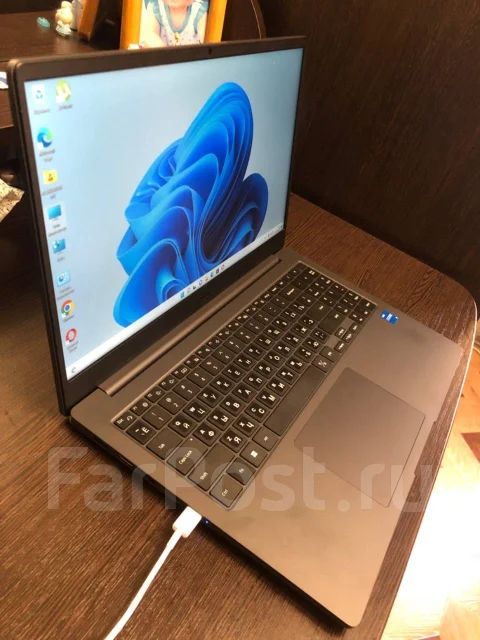 Samsung Galaxy Book. 15", 1,3����, ��� 8 ��, ���� 256���, WiFi: 1, Bluetooth: 1 ����