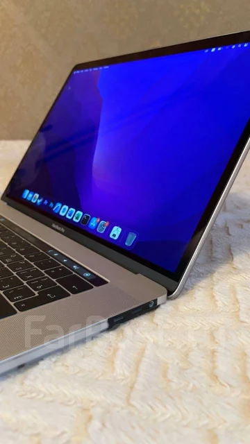 Apple MacBook Pro 15 2017 Mid. 15.6", 2,9����, ��� 16 ��, ���� 512���, WiFi: 1, Bluetooth: 1, ����������� �� 8��. ����
