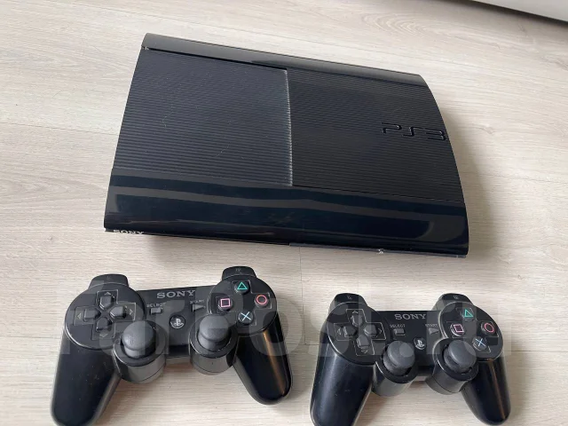 Sony PlayStation 3 Super Slim ����