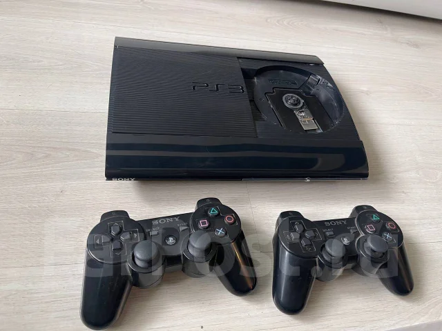 Sony PlayStation 3 Super Slim ����