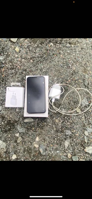 Apple iPhone 11. �/�, 64 ��, �����, 4G LTE ����