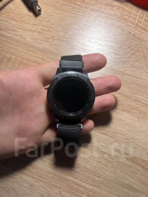 Samsung Gear S3 Frontier. GPS, NFC, IP68 ����