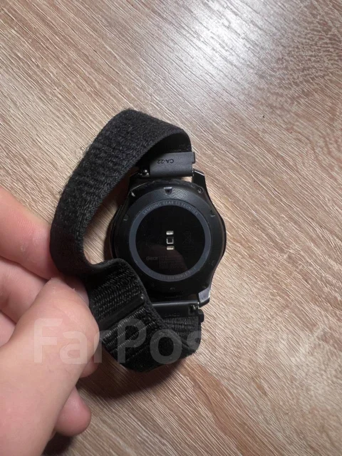 Samsung Gear S3 Frontier. GPS, NFC, IP68 ����