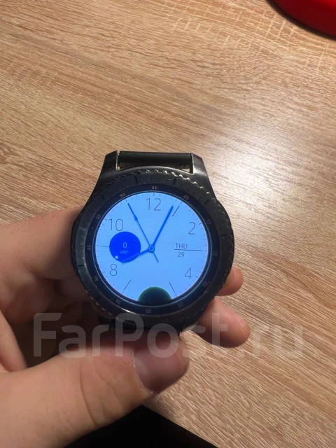 Samsung Gear S3 Frontier. GPS, NFC, IP68 ����