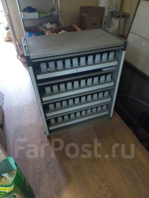 Стойка под сигареты, б/у, в наличии. Цена: 10 000₽ во Владивостоке