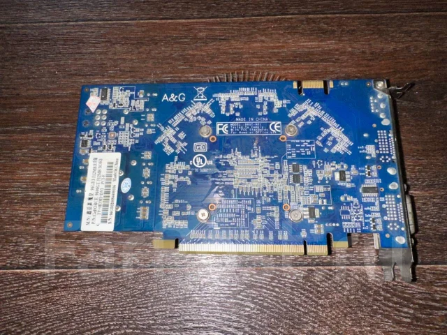 GeForce 9600 GT ����