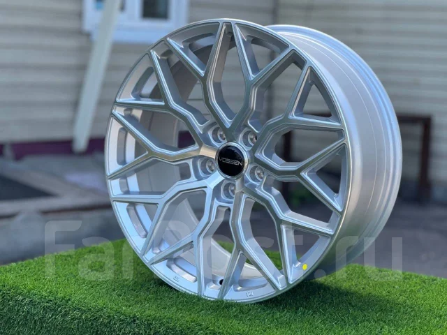 Vossen HF-2. 8.5x19", 5x112, ET35, �� 66,6���. ����