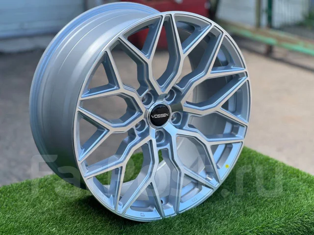 Vossen HF-2. 8.5x19", 5x112, ET35, �� 66,6���. ����