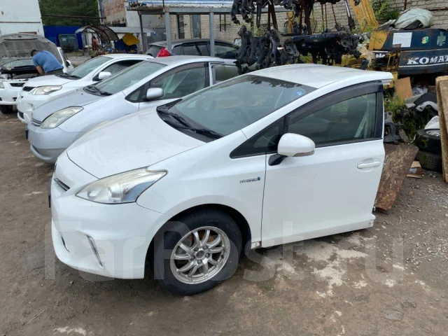 Toyota Prius a. ZVW41, 2ZRFXE ����