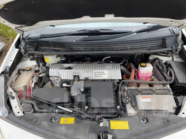 Toyota Prius a. ZVW41, 2ZRFXE ����