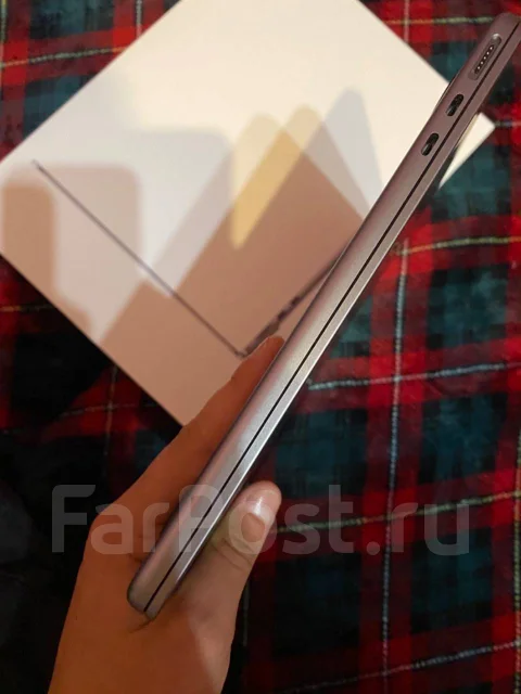 Apple MacBook Air 13 2022. ��� 8 ��, ���� 512���, WiFi: 1, Bluetooth: 1, ����������� �� 20��. ����