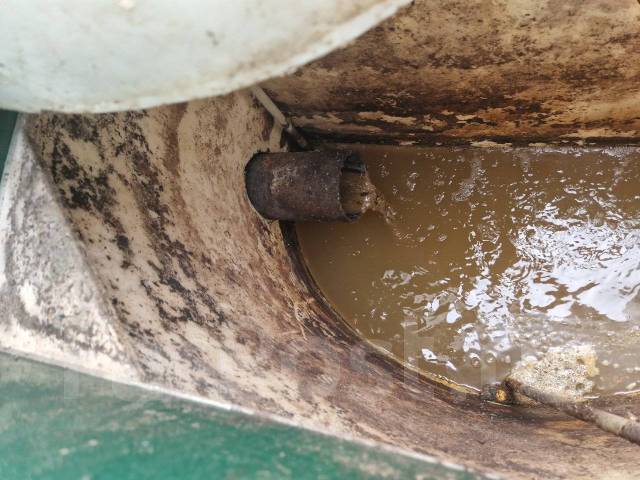 Услуги ассенизатора 12 кубов - 4500. Откачка канализации, септиков в Артеме