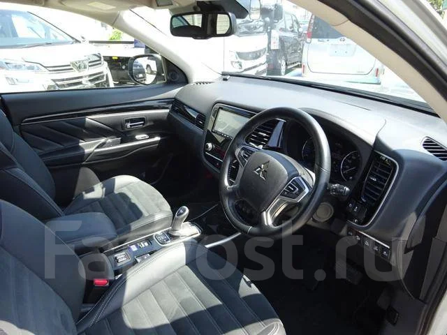 Mitsubishi Outlander. �������, 4wd, 2.4 (128��.�.), ������, 13 350����. ��, �/�. ��� ����� �� ������������ ����