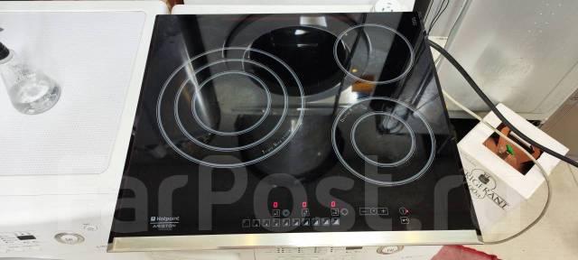 Встраиваемая варочная поверхность Hotpoint-Ariston, в отличном состоян ...