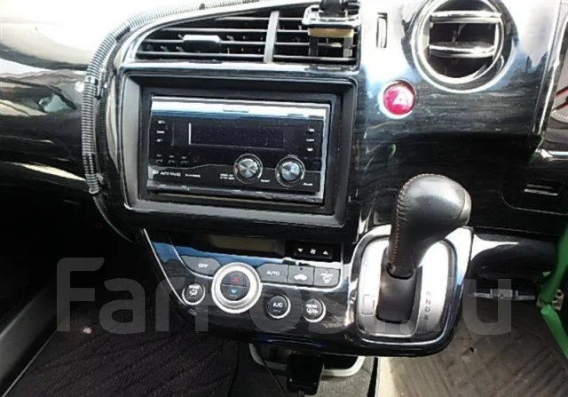 Honda Stream. RN8 ����