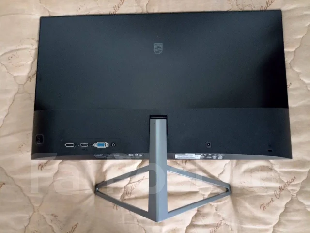 Philips. 24", ���������� �� (LCD, LED, QLED) ����