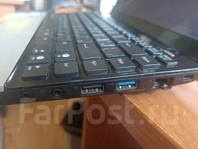 Asus Eee PC 1215. 12.1", 1,6����, ��� 2048 ��, ���� 500���, WiFi: 1, Bluetooth: 1, ����������� �� 4��. ����