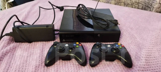 Microsoft Xbox 360 E ����