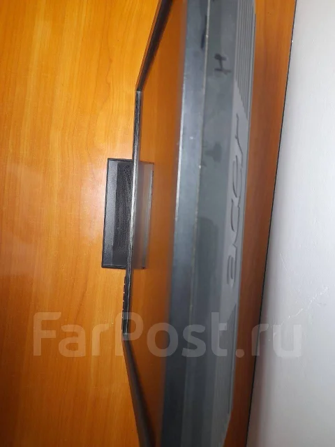 Asus. 17", ���������� �� (LCD, LED, QLED) ����