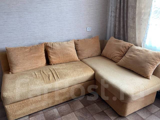 Продам угловой диван-кровать, дельфин, ткань, поролон, съемные подушки ...