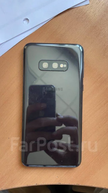 Samsung Galaxy S10e. �/�, 128 ��, 4G LTE, NFC ����