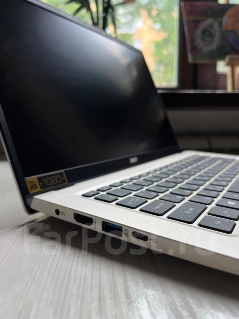 Acer Swift 1. 14", 1,1����, ��� 4 ��, ���� 256���, WiFi: 1, Bluetooth: 1, ����������� �� 8��. ����