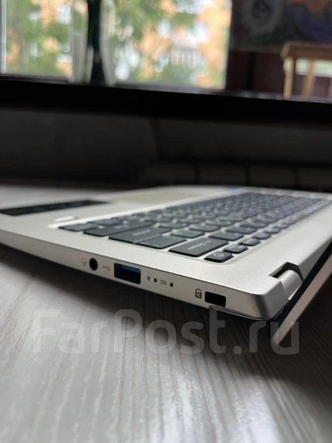 Acer Swift 1. 14", 1,1����, ��� 4 ��, ���� 256���, WiFi: 1, Bluetooth: 1, ����������� �� 8��. ����