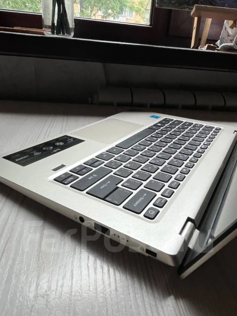 Acer Swift 1. 14", 1,1����, ��� 4 ��, ���� 256���, WiFi: 1, Bluetooth: 1, ����������� �� 8��. ����