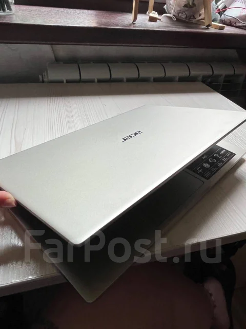 Acer Swift 1. 14", 1,1����, ��� 4 ��, ���� 256���, WiFi: 1, Bluetooth: 1, ����������� �� 8��. ����