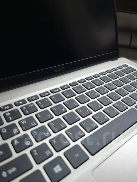 Acer Swift 1. 14", 1,1����, ��� 4 ��, ���� 256���, WiFi: 1, Bluetooth: 1, ����������� �� 8��. ����