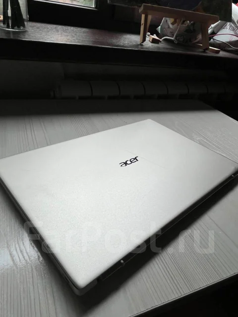 Acer Swift 1. 14", 1,1����, ��� 4 ��, ���� 256���, WiFi: 1, Bluetooth: 1, ����������� �� 8��. ����