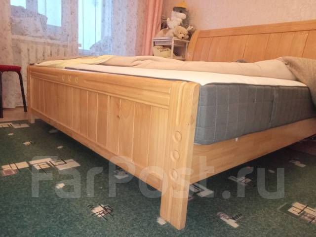 Двухспальная кровать из натурального дерева, двуспальная, матрас в ...