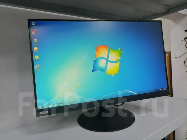 Lenovo. 24", ���������� OLED ����