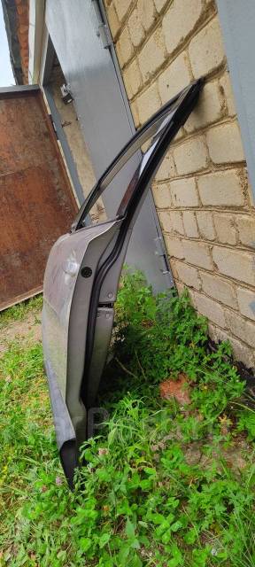 Продам левую переднюю дверь Тойота CHR купить во Владивостоке по цене ...