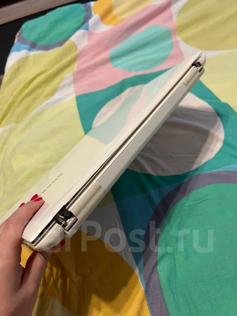 Samsung ATIV Book 2 270E5E. ��� 4 ��, WiFi: 1, Bluetooth: 1 ����